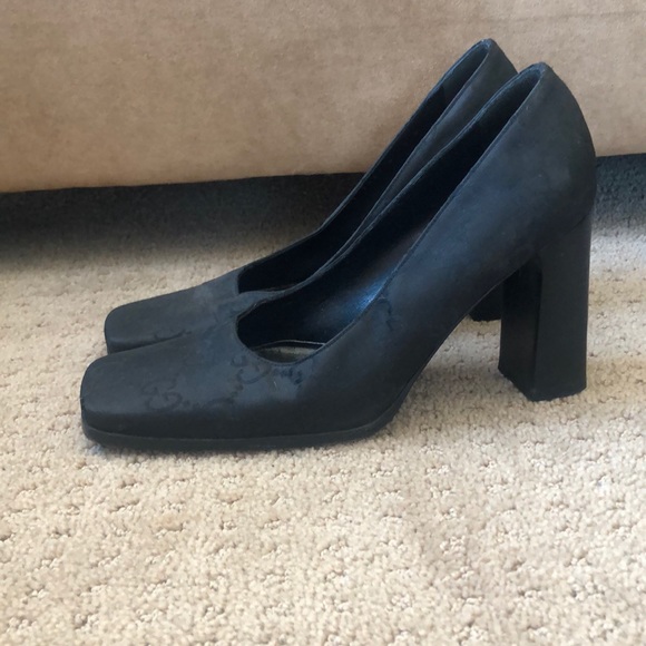 Heels - Picture 2 of 3